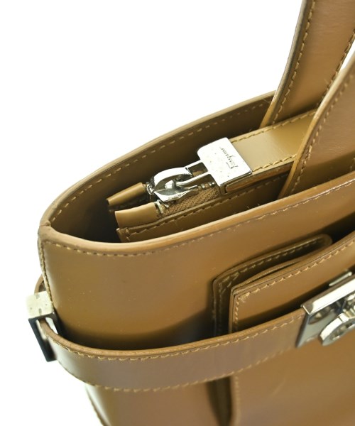 Salvatore Ferragamo（サルバトーレフェラガモ）ハンドバッグ 茶 サイズ:- レディース/2200660766591