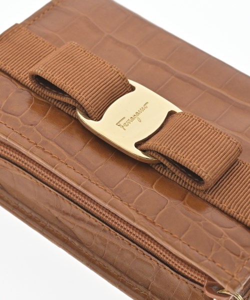 Salvatore Ferragamo（サルバトーレフェラガモ）ポーチ ベージュ サイズ:- レディース/2200660767154