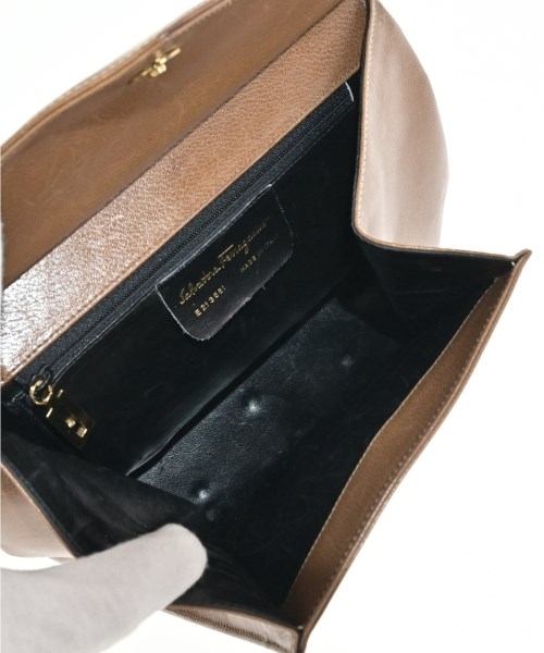 Salvatore Ferragamo（サルバトーレフェラガモ）ショルダーバッグ 茶 サイズ:- レディース/2200661927038