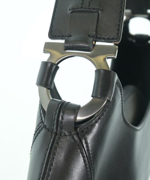Salvatore Ferragamo（サルバトーレフェラガモ）ショルダーバッグ 黒 サイズ:- レディース/2200710811363