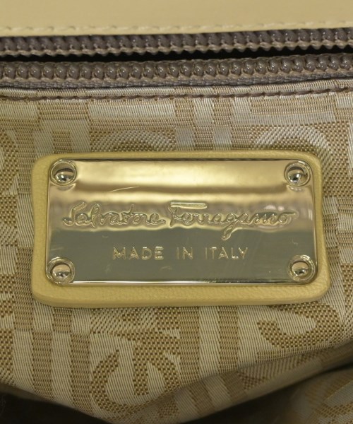 Salvatore Ferragamo（サルバトーレフェラガモ）ハンドバッグ 白 サイズ:- レディース/2200709298229