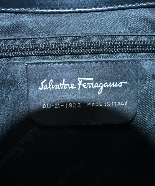 Salvatore Ferragamo（サルバトーレフェラガモ）ショルダーバッグ 黒 サイズ:- レディース/2200716319955