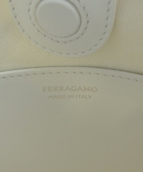 Salvatore Ferragamo（サルバトーレフェラガモ）ショルダーバッグ 白 サイズ:- レディース/2200719597015