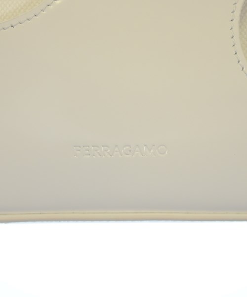 Salvatore Ferragamo（サルバトーレフェラガモ）ハンドバッグ 白 サイズ:- レディース/2200719597022