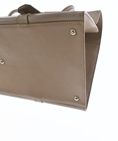 Salvatore Ferragamo（サルバトーレフェラガモ）ハンドバッグ ベージュ サイズ:- レディース/2200649434428