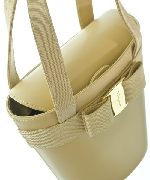 Salvatore Ferragamo（サルバトーレフェラガモ）ハンドバッグ ベージュ サイズ:- レディース/2200649434534