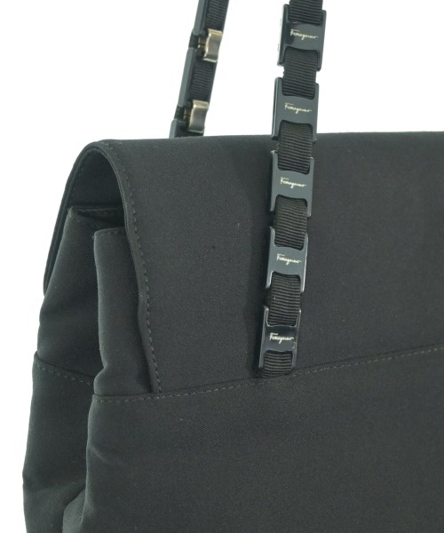 Salvatore Ferragamo（サルバトーレフェラガモ）ショルダーバッグ 黒 サイズ:- レディース/2200652144055