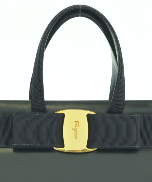 Salvatore Ferragamo（サルバトーレフェラガモ）ハンドバッグ 黒 サイズ:- レディース/2200652144192