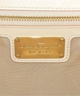 Salvatore Ferragamo（サルバトーレフェラガモ）ショルダーバッグ ベージュ サイズ:- レディース/2200652144611