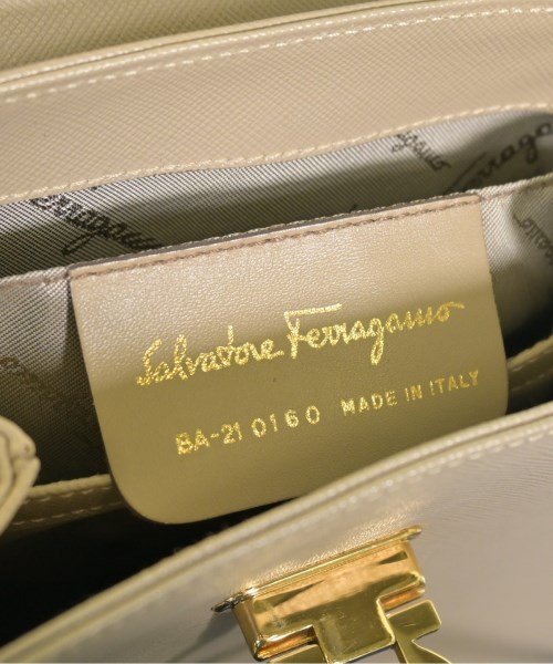 Salvatore Ferragamo（サルバトーレフェラガモ）ハンドバッグ ベージュ サイズ:- レディース/2200652144635