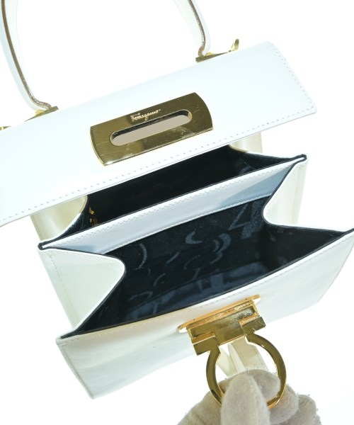 Salvatore Ferragamo（サルバトーレフェラガモ）ハンドバッグ 白 サイズ:- レディース/2200652144666