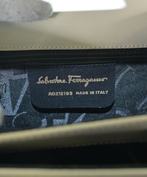 Salvatore Ferragamo（サルバトーレフェラガモ）ハンドバッグ 白 サイズ:- レディース/2200652144666