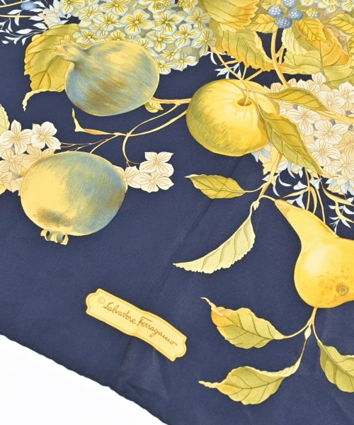 Salvatore Ferragamo（サルバトーレフェラガモ）バンダナ・スカーフ 紺 サイズ:- レディース/2200653069098