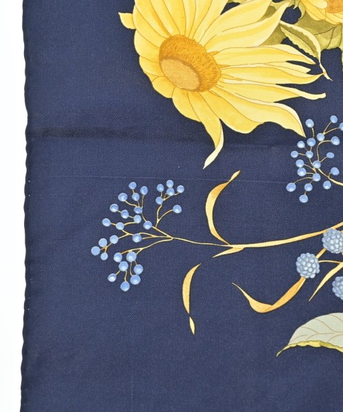 Salvatore Ferragamo（サルバトーレフェラガモ）バンダナ・スカーフ 紺 サイズ:- レディース/2200653069098