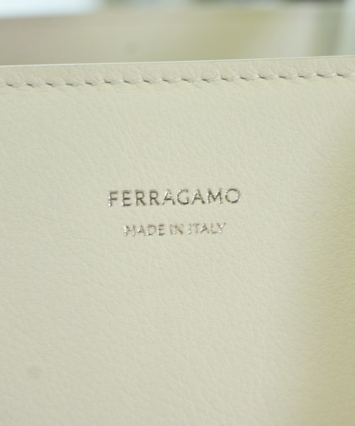 Salvatore Ferragamo（サルバトーレフェラガモ）ハンドバッグ 白 サイズ:- レディース/2200691759234