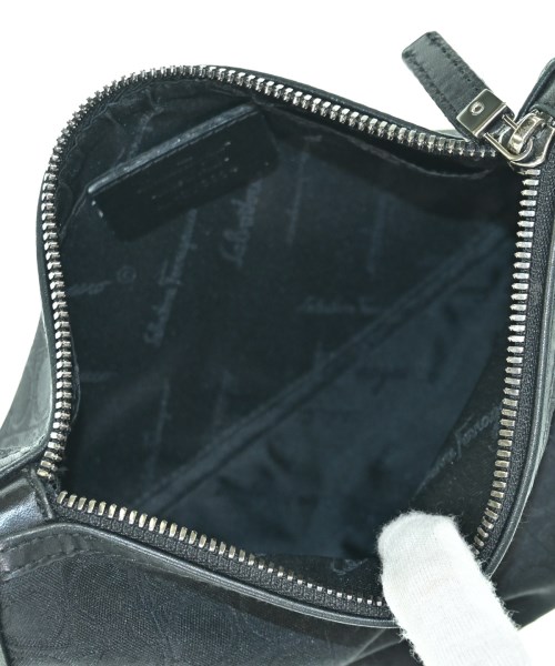 Salvatore Ferragamo（サルバトーレフェラガモ）ショルダーバッグ 黒 サイズ:- レディース/2200708385050
