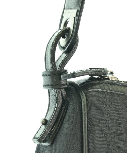 Salvatore Ferragamo（サルバトーレフェラガモ）ショルダーバッグ 黒 サイズ:- レディース/2200708385050