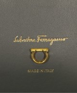 Salvatore Ferragamo（サルバトーレフェラガモ）ハンドバッグ グレー サイズ:- レディース/2200709604426