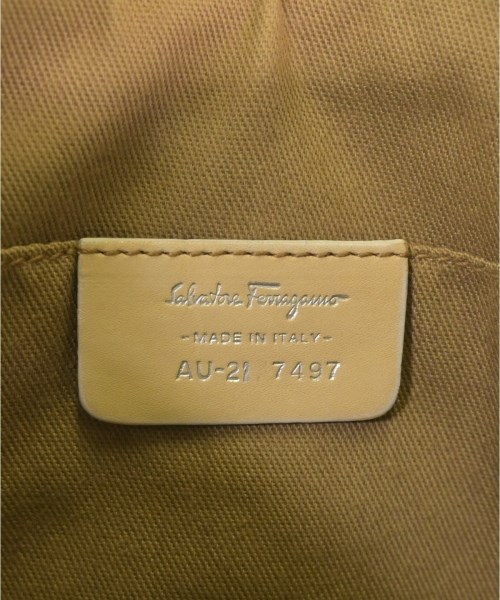 Salvatore Ferragamo（サルバトーレフェラガモ）ショルダーバッグ 白 サイズ:- レディース/2200709604983