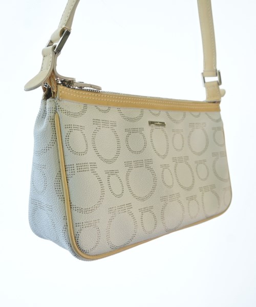 Salvatore Ferragamo（サルバトーレフェラガモ）ショルダーバッグ 白 サイズ:- レディース/2200709604983