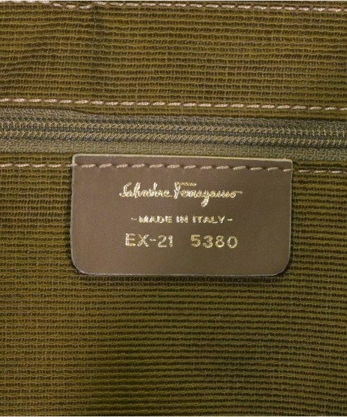 Salvatore Ferragamo（サルバトーレフェラガモ）ショルダーバッグ 茶 サイズ:- レディース/2200709604990