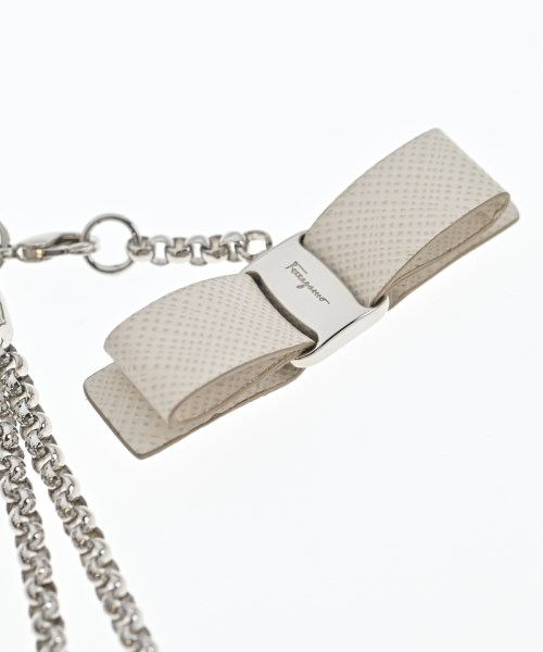 Salvatore Ferragamo（サルバトーレフェラガモ）キーケース・キーホルダー シルバー サイズ:- レディース/2200709606123