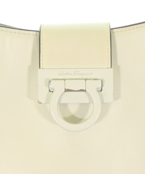 Salvatore Ferragamo（サルバトーレフェラガモ）ハンドバッグ 白 サイズ:- レディース/2200664129163