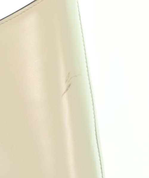 Salvatore Ferragamo（サルバトーレフェラガモ）ハンドバッグ 白 サイズ:- レディース/2200664129163