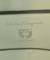 Salvatore Ferragamo（サルバトーレフェラガモ）ハンドバッグ 白 サイズ:- レディース/2200664129163