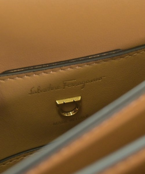 Salvatore Ferragamo（サルバトーレフェラガモ）ショルダーバッグ ベージュ サイズ:- レディース/2200663929290