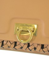 Salvatore Ferragamo（サルバトーレフェラガモ）ショルダーバッグ ベージュ サイズ:- レディース/2200663929290