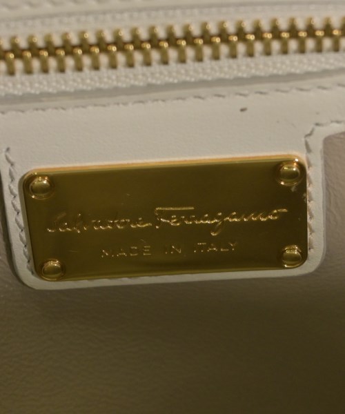 Salvatore Ferragamo（サルバトーレフェラガモ）ハンドバッグ 白 サイズ:- レディース/2200669729078