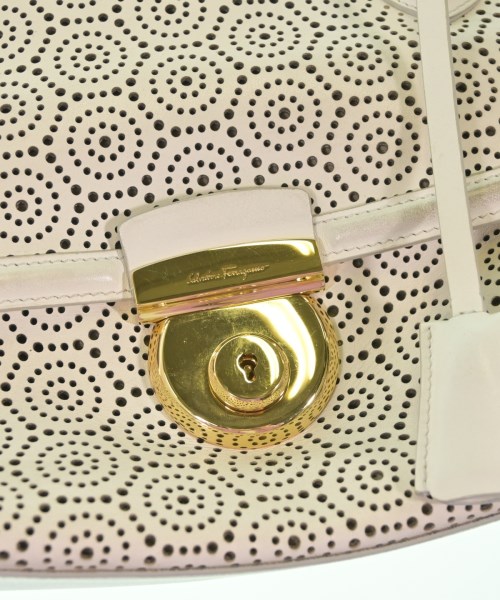 Salvatore Ferragamo（サルバトーレフェラガモ）ハンドバッグ 白 サイズ:- レディース/2200669729078