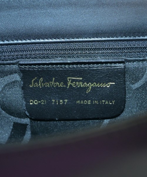 Salvatore Ferragamo（サルバトーレフェラガモ）ショルダーバッグ 黒 サイズ:- レディース/2200669729122