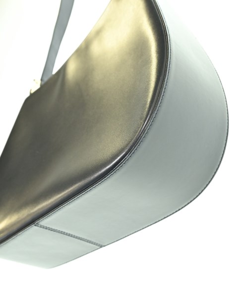 Salvatore Ferragamo（サルバトーレフェラガモ）ショルダーバッグ 黒 サイズ:- レディース/2200669729665