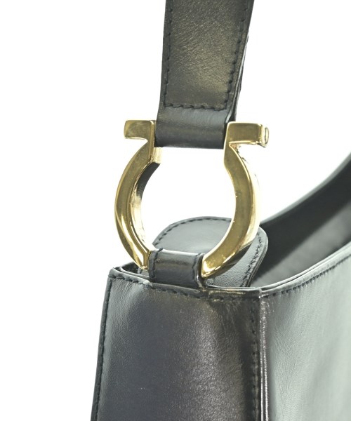 Salvatore Ferragamo（サルバトーレフェラガモ）ショルダーバッグ 黒 サイズ:- レディース/2200669729665