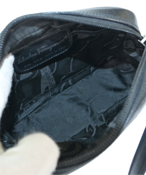 Salvatore Ferragamo（サルバトーレフェラガモ）ショルダーバッグ 黒 サイズ:- レディース/2200667229259