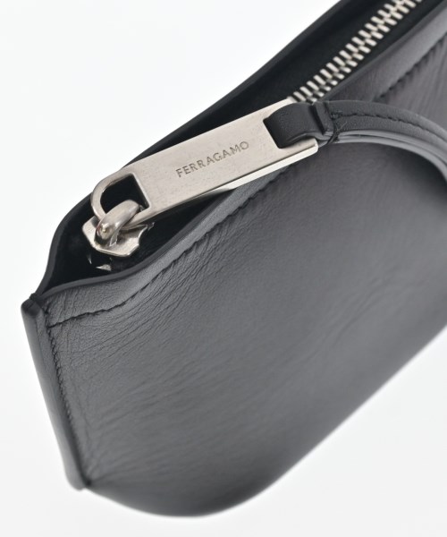 Salvatore Ferragamo（サルバトーレフェラガモ）ポーチ 黒 サイズ:- レディース/2200672052095