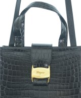 Salvatore Ferragamo（サルバトーレフェラガモ）ハンドバッグ 黒 サイズ:- レディース/2200672256288