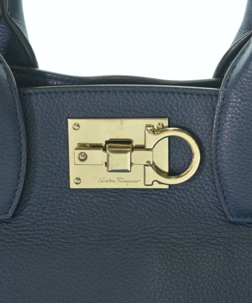 Salvatore Ferragamo（サルバトーレフェラガモ）ハンドバッグ 紺 サイズ:- レディース/2200719902390