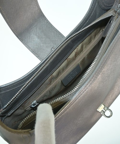 Salvatore Ferragamo（サルバトーレフェラガモ）ショルダーバッグ ベージュ サイズ:- レディース/2200719903267