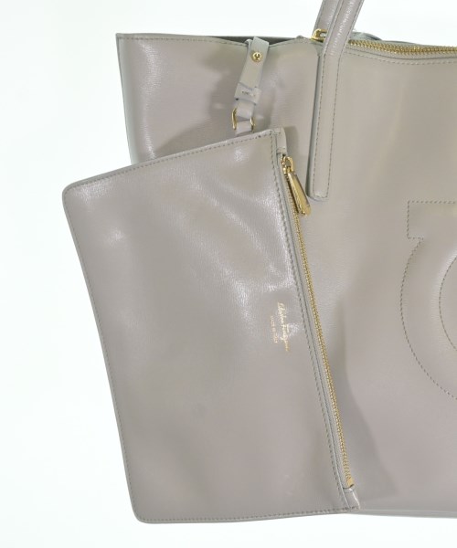Salvatore Ferragamo（サルバトーレフェラガモ）トートバッグ グレー サイズ:- レディース/2200719903984