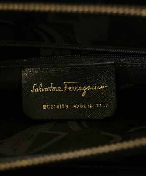 Salvatore Ferragamo（サルバトーレフェラガモ）ショルダーバッグ 黒 サイズ:- レディース/2200720483161
