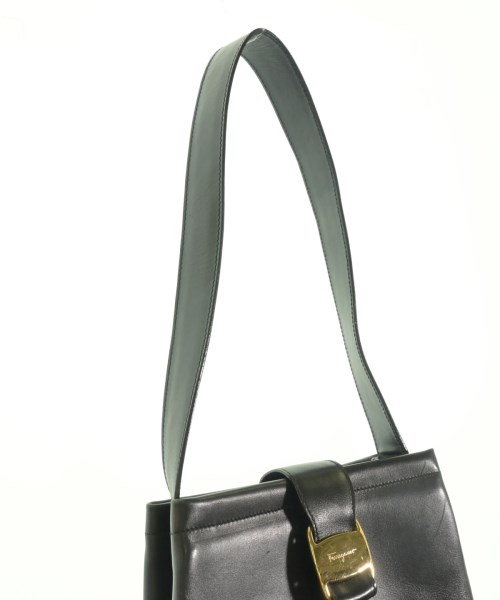 Salvatore Ferragamo（サルバトーレフェラガモ）ショルダーバッグ 黒 サイズ:- レディース/2200720483789
