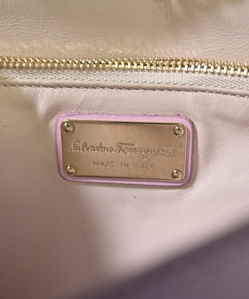 Salvatore Ferragamo（サルバトーレフェラガモ）ショルダーバッグ ピンク サイズ:- レディース/2200722007082