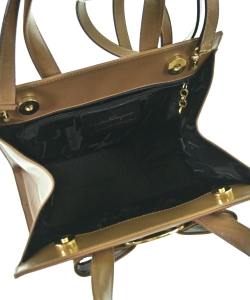 Salvatore Ferragamo（サルバトーレフェラガモ）ハンドバッグ 茶 サイズ:- レディース/2200722179437