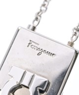 Salvatore Ferragamo（サルバトーレフェラガモ）キーケース・キーホルダー シルバー サイズ:- レディース/2200722179567