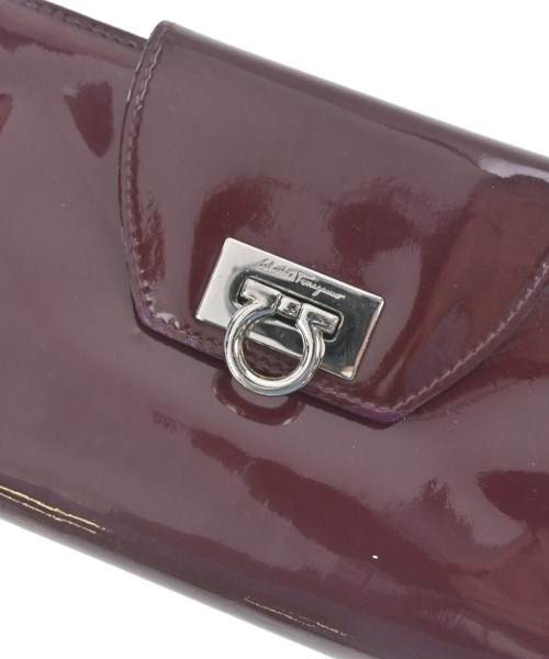Salvatore Ferragamo（サルバトーレフェラガモ）財布・コインケース 赤 サイズ:- レディース/2200722313312