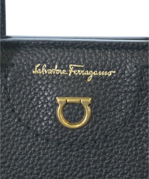 Salvatore Ferragamo（サルバトーレフェラガモ）ショルダーバッグ 黒 サイズ:- レディース/2200722558041