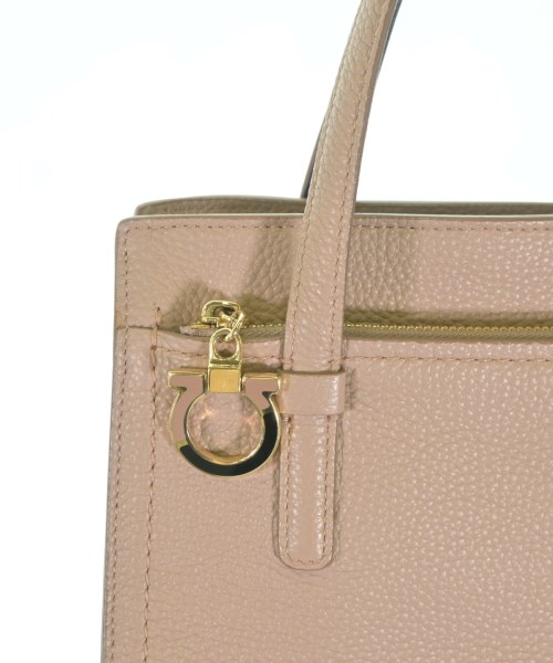 Salvatore Ferragamo（サルバトーレフェラガモ）ハンドバッグ ベージュ サイズ:- レディース/2200724273133